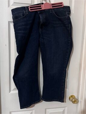 Lee Women’s Mid-Rise Capri Jeans - Blue